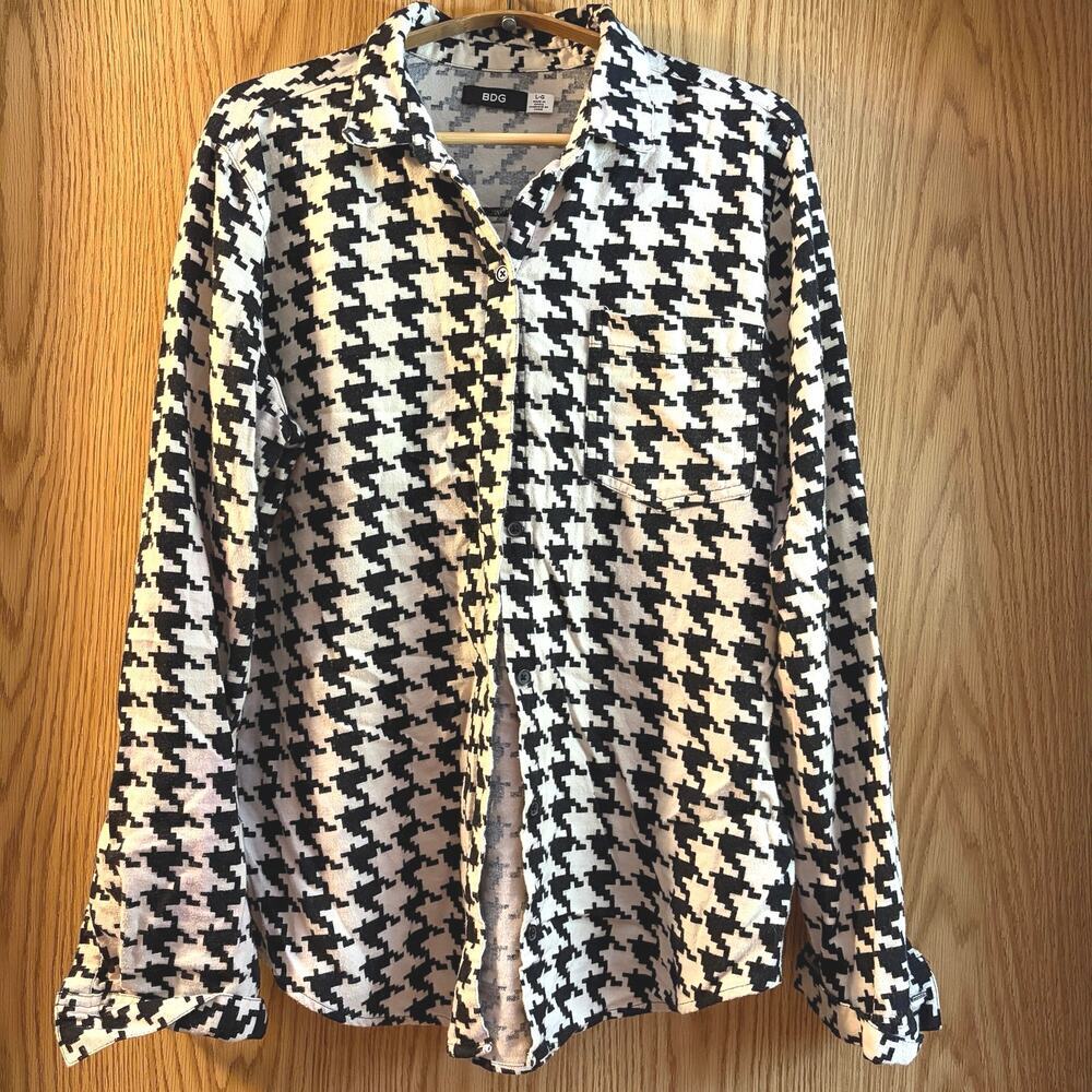 Urban Outfitters Houndstooth Classic black and white Button Down Blouse